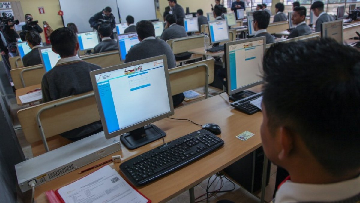Estudiantes de 15 años participaron en las pruebas PISA 2025, que evaluaron sus conocimientos en lectura, matemáticas y ciencias.