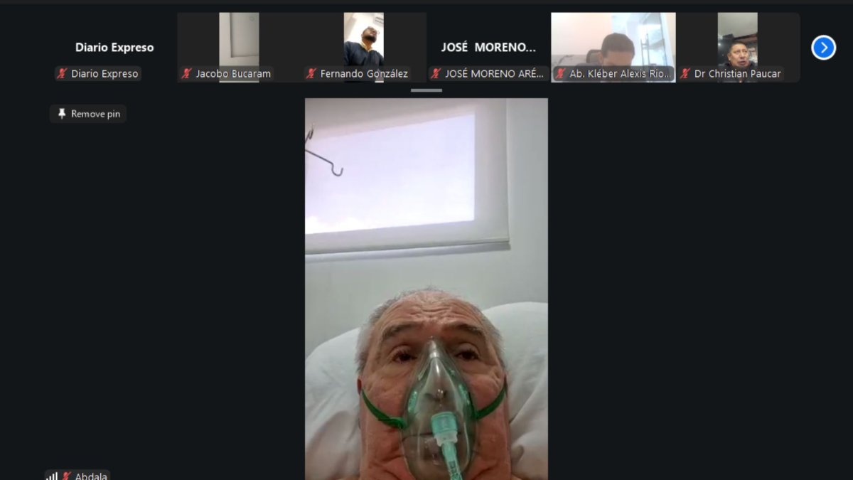 Abdalá Bucaram se conectó desde la sala de una clínica en Guayaquil.