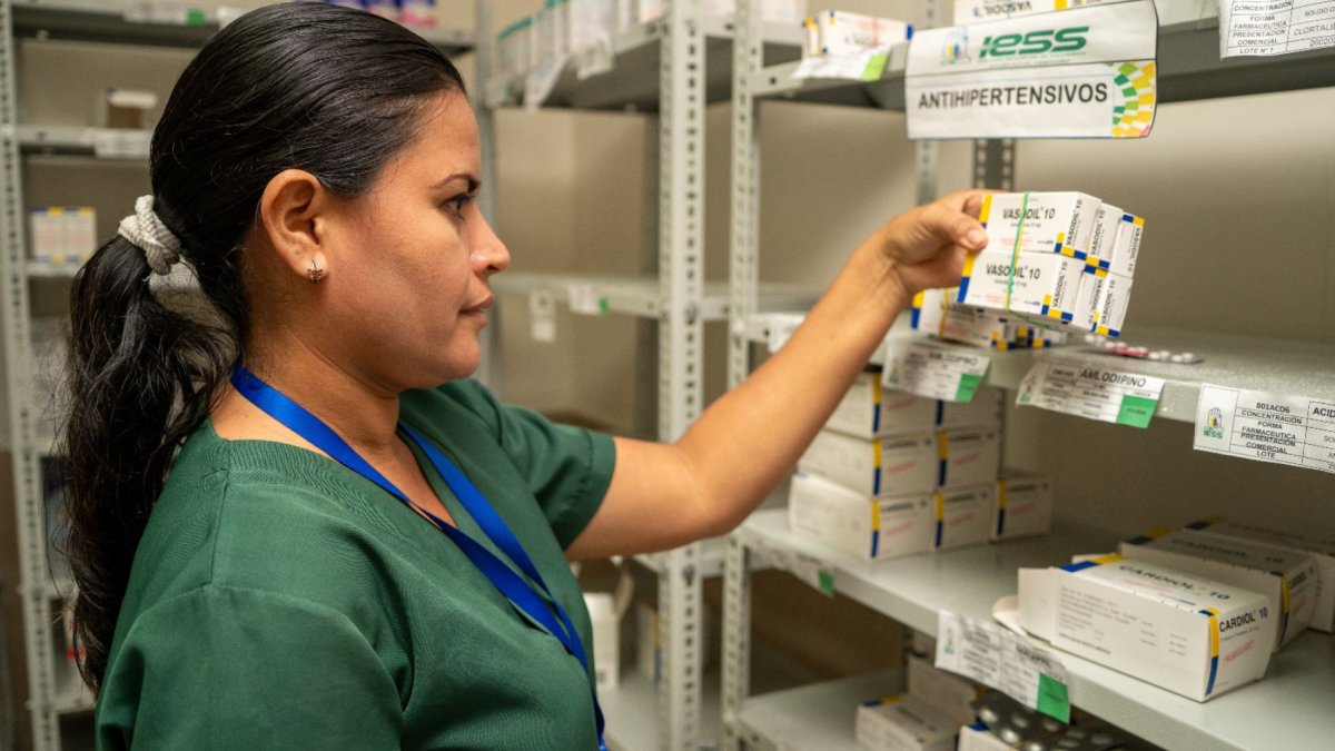 IESS tiene 73 % de medicinas y busca llegar al 80 % con compras centralizadas.
