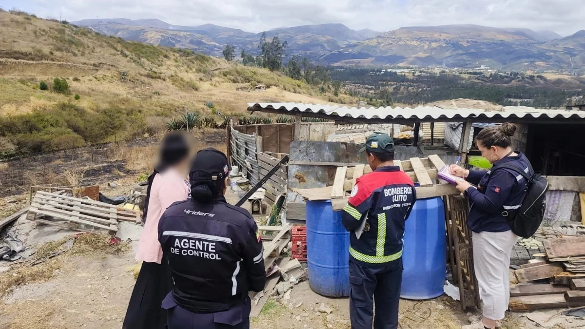 El 9 de septiembre, los bomberos atendieron una emergencia por una quema en San Juan de Chuspiyacu, en Tumbaco.