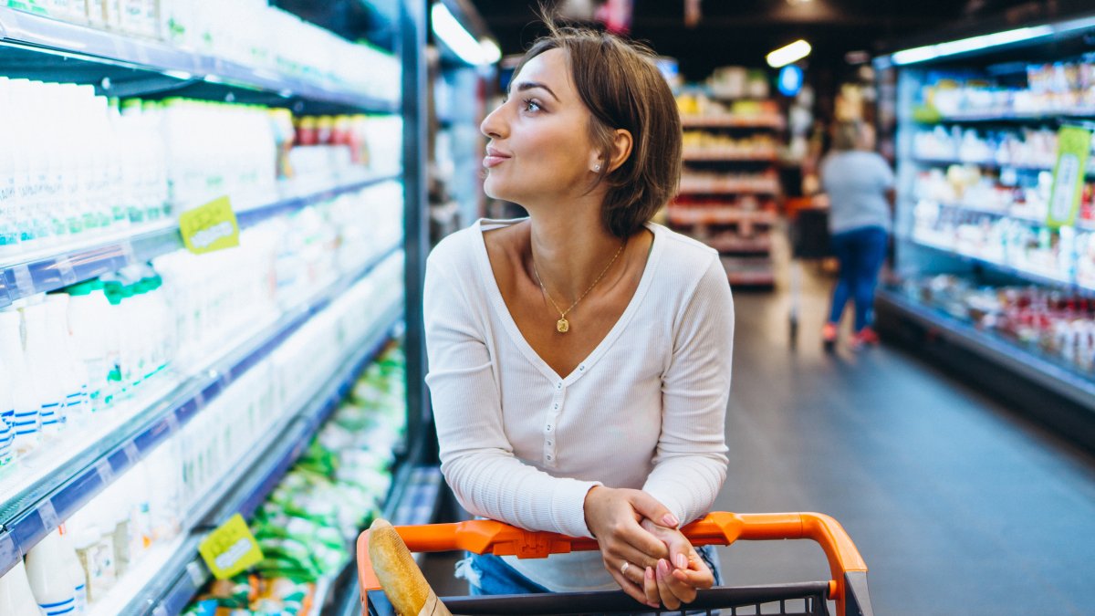 El problema no está en la compra grande del mes, sino en esas pequeñas visitas al supermercado que se acumulan