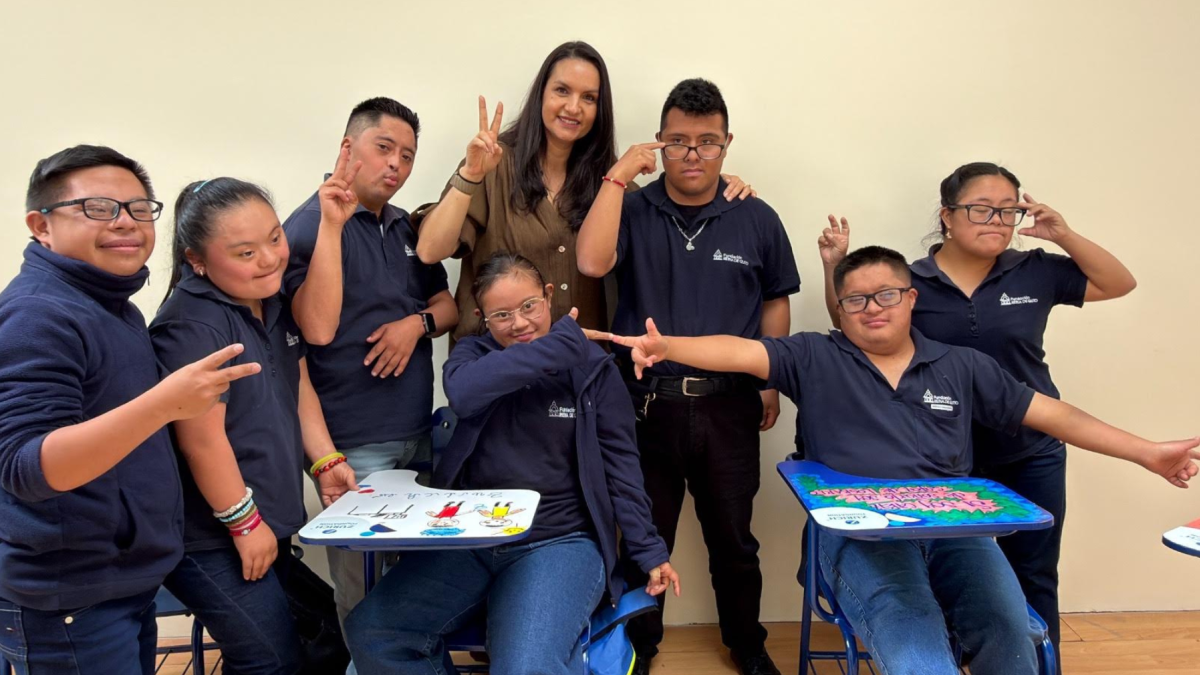 Sofía Arteta conoce a este grupo desde que eran bebés, ahora tienen entre 20 y 27 años. Son parte del Centro Terapéutico para chicos con síndrome de Down.