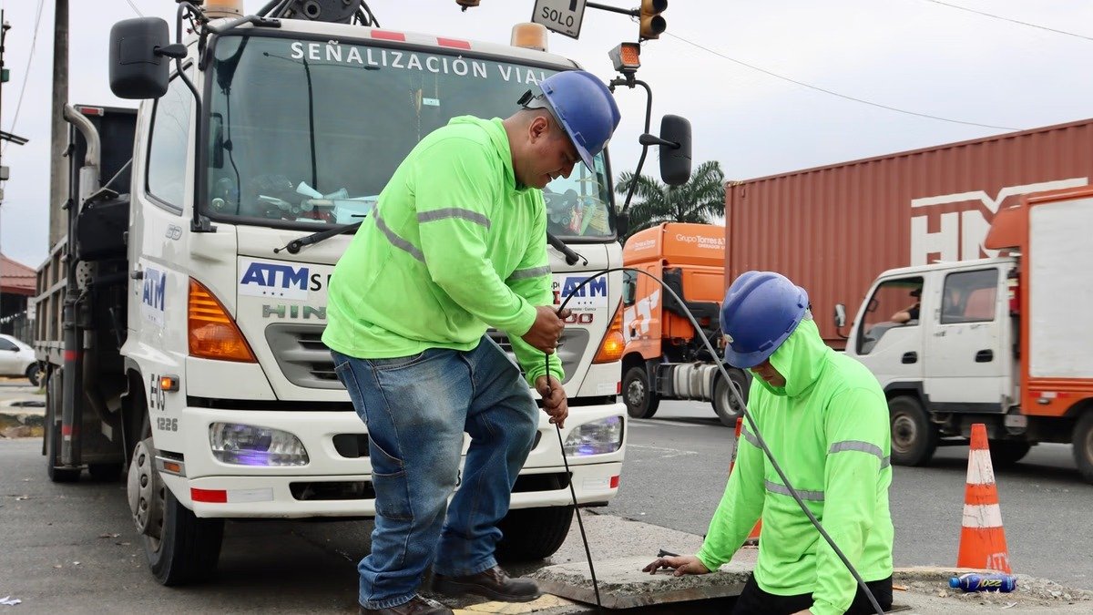 Los cables y acometidas de los equipos semafóricos han sido sustraídos en distintos puntos de Guayaquil, según la ATM.
