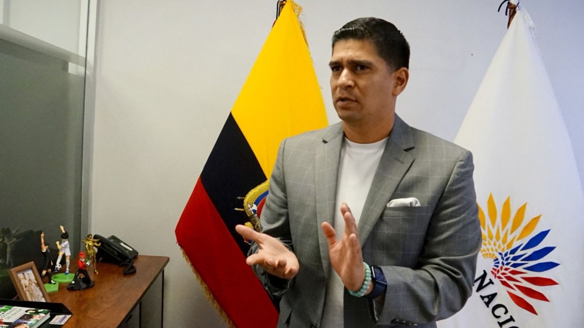 Jaime Estrada dejó la Asamblea Nacional para buscar la Prefectura de Manabí en las seccionales 2026.
