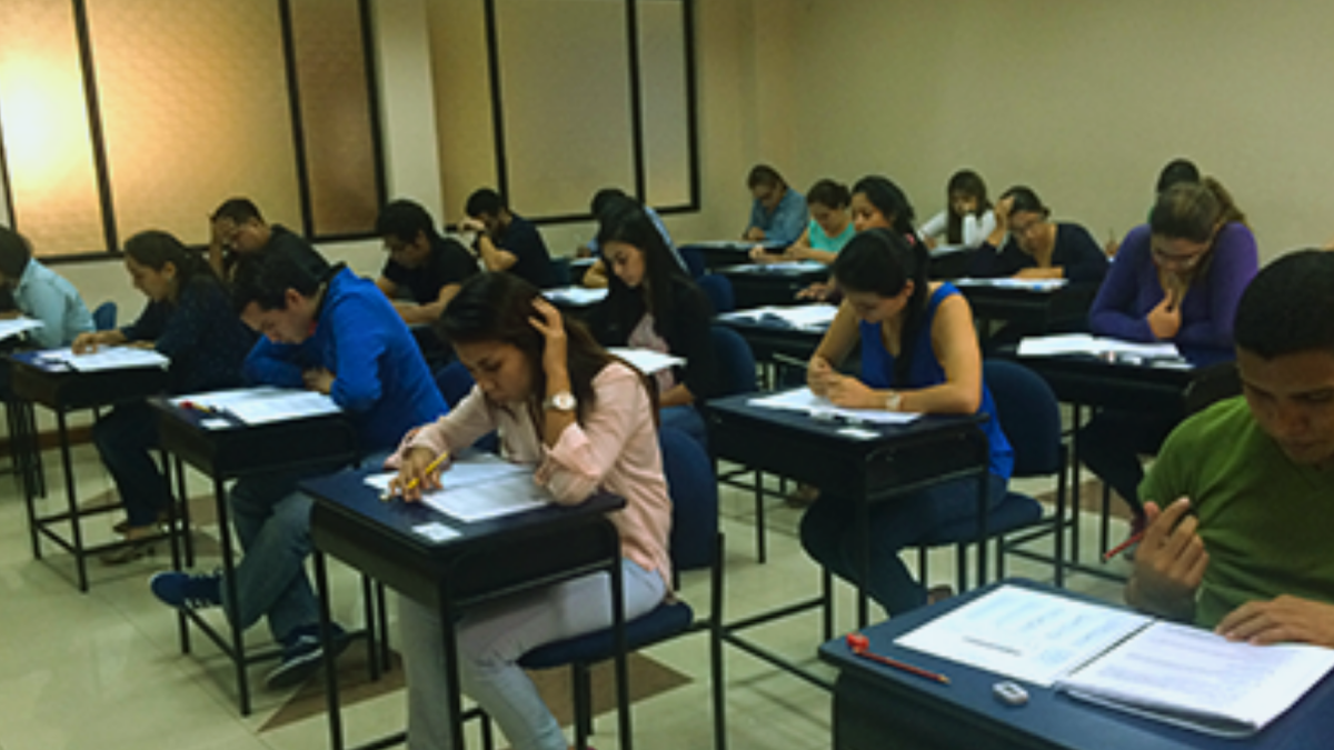 Los resultados de PISA evidencian los desafíos que enfrenta Ecuador para mejorar el aprendizaje de matemáticas y lectura entre sus adolescentes.