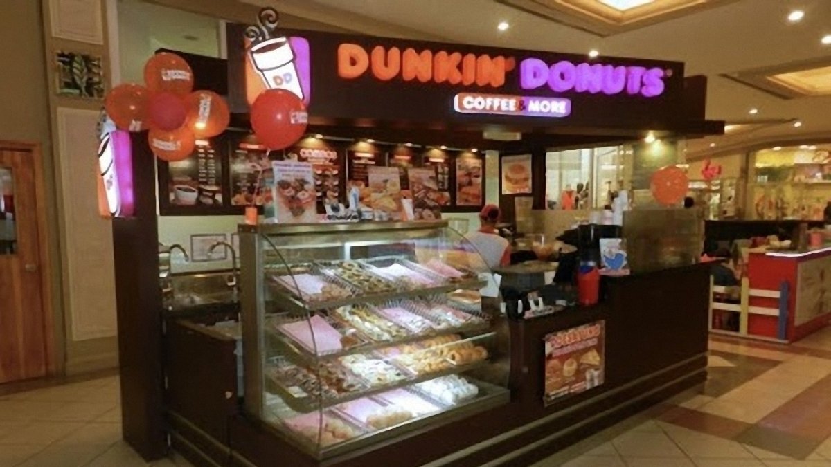Uno de los locales de Dunkin Donuts, cadena americana.