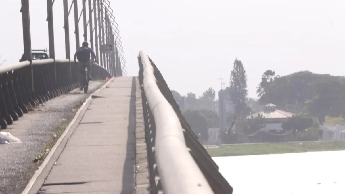 La búsqueda en el río no permitió localizar al conductor y ahora se investiga qué ocurrió después del siniestro.