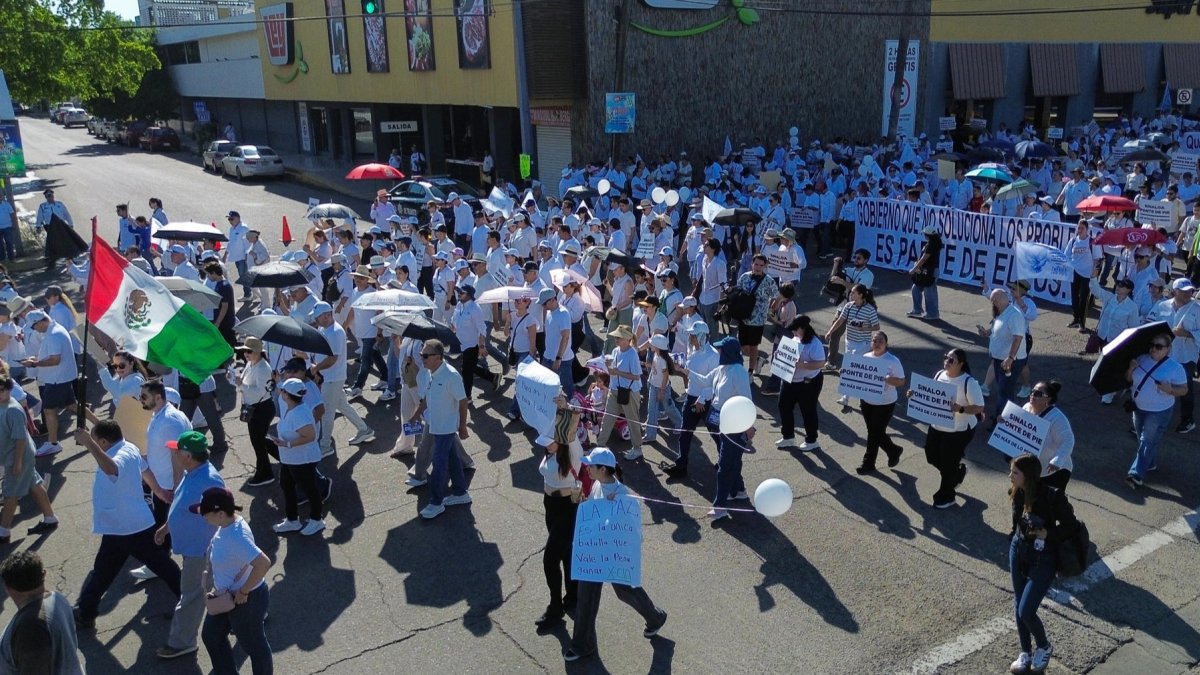 Familiares de personas desaparecidas y ciudadanos realizan una marcha pacífica este domingo en el municipio de Culiacán, en Sinaloa (México).
