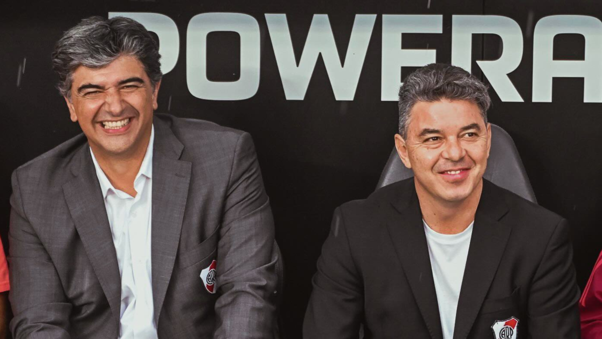 Matías Biscay (der.) junto a Marcelo Gallardo (izq.) durante su etapa en River Plate.