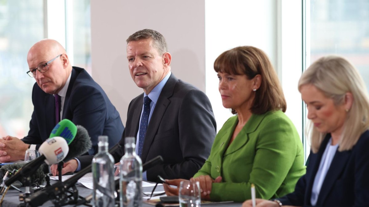 Los líderes nacionalistas John Swinney (Escocia), Rhun ap Iorwerth (Gales), Mary Lou McDonald y Michelle O'Neill (Irlanda del Norte) en Cardiff, el 14 de septiembre de 2026.