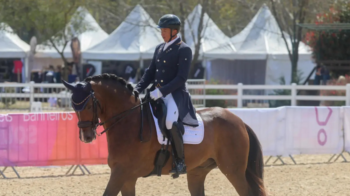 Ecuador subió a lo más alto del podio en Santa Fe 2026 tras ganar el oro en Adiestramiento ecuestre.