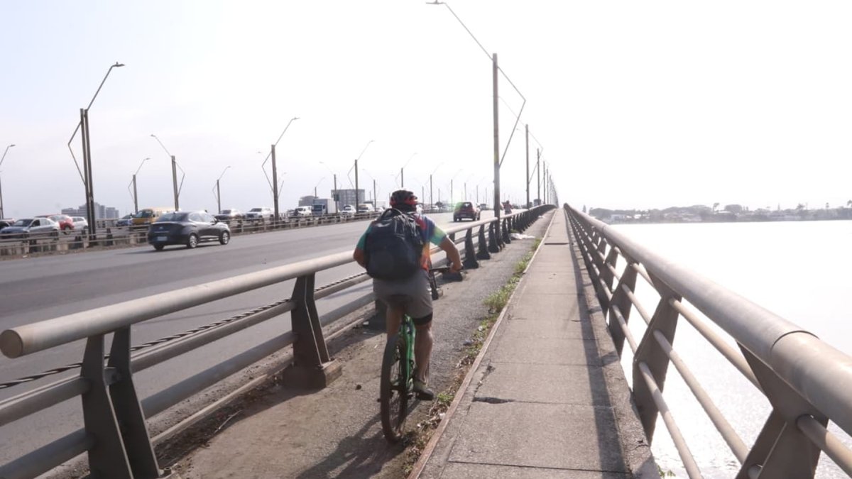 El Puente de la Unidad Nacional fue escenario de otro accidente de tránsito.