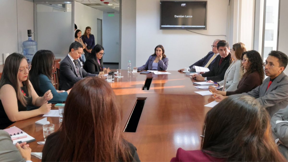 La Resolución 187-2026 del Consejo de la Judicatura suprimió las dependencias especializadas en corrupción y crimen organizado, una decisión que ha generado críticas.