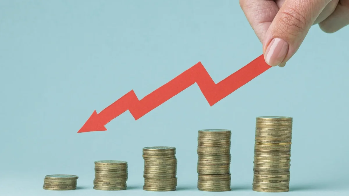La liquidez ha impulsado el crédito y el consumo en Ecuador, pero comienzan a aparecer señales de una posible desaceleración.