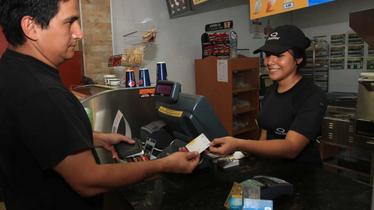La experta señala que el 40 % es el máximo del cupo asignado que se debe usar para mantener el endeudamiento bajo control.