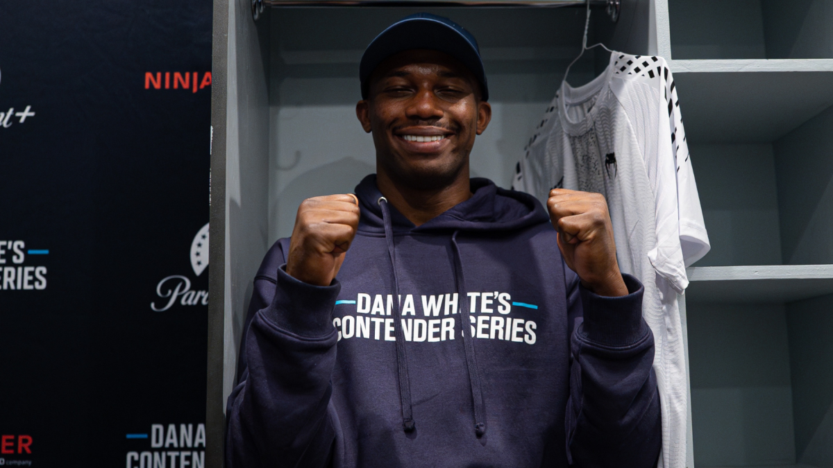 Mayton ‘The Lion’ Perea celebra su victoria ante Zevan Hunt tras conseguir un contrato con UFC.