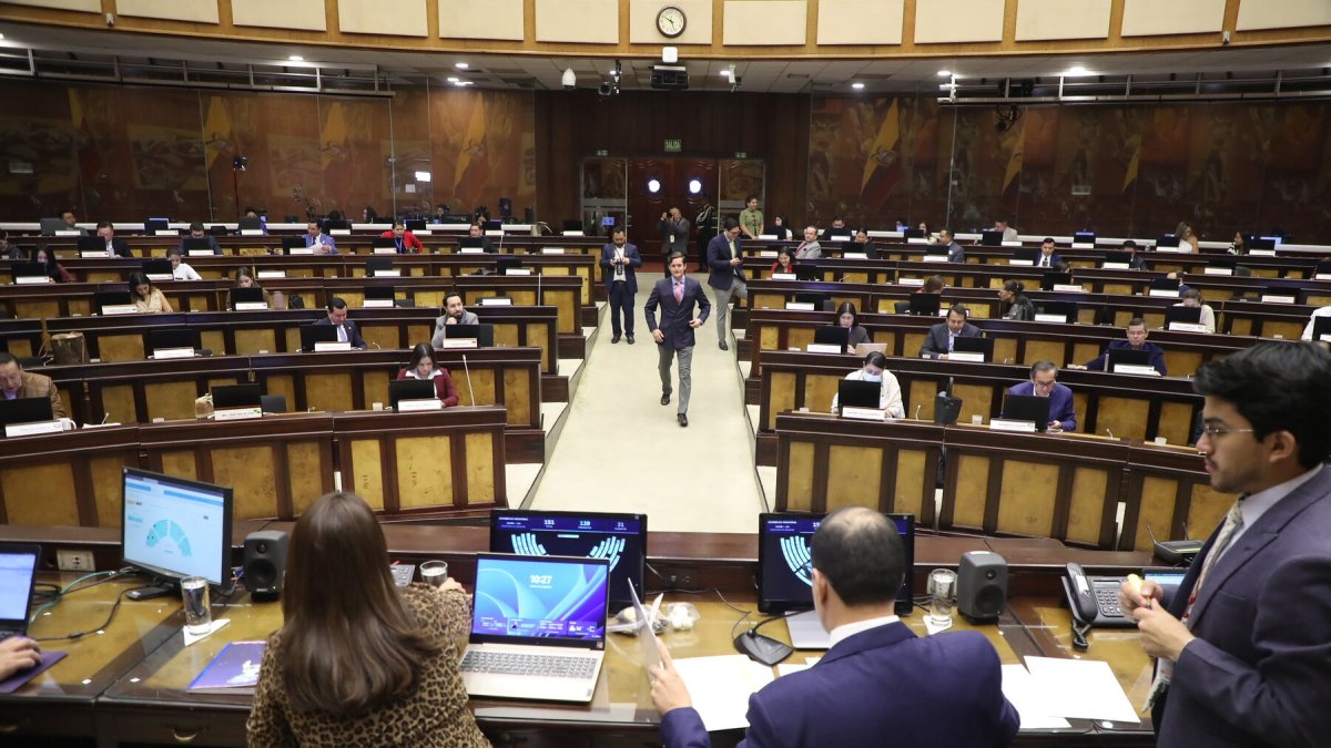 La Asamblea Nacional tiene la facultad de fiscalizar a entes de control como la Superintendencia de Compañías.