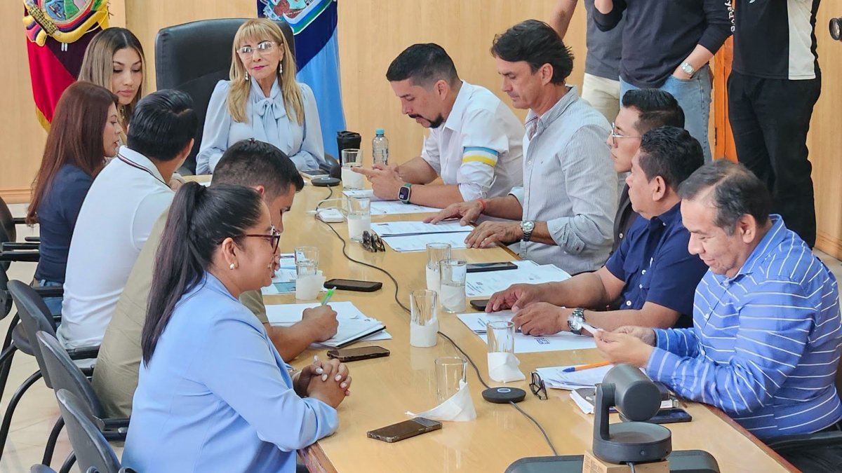 Los integrantes del Consejo Provincial de Santa Elena se reunieron para elegir al nuevo Viceprefecto