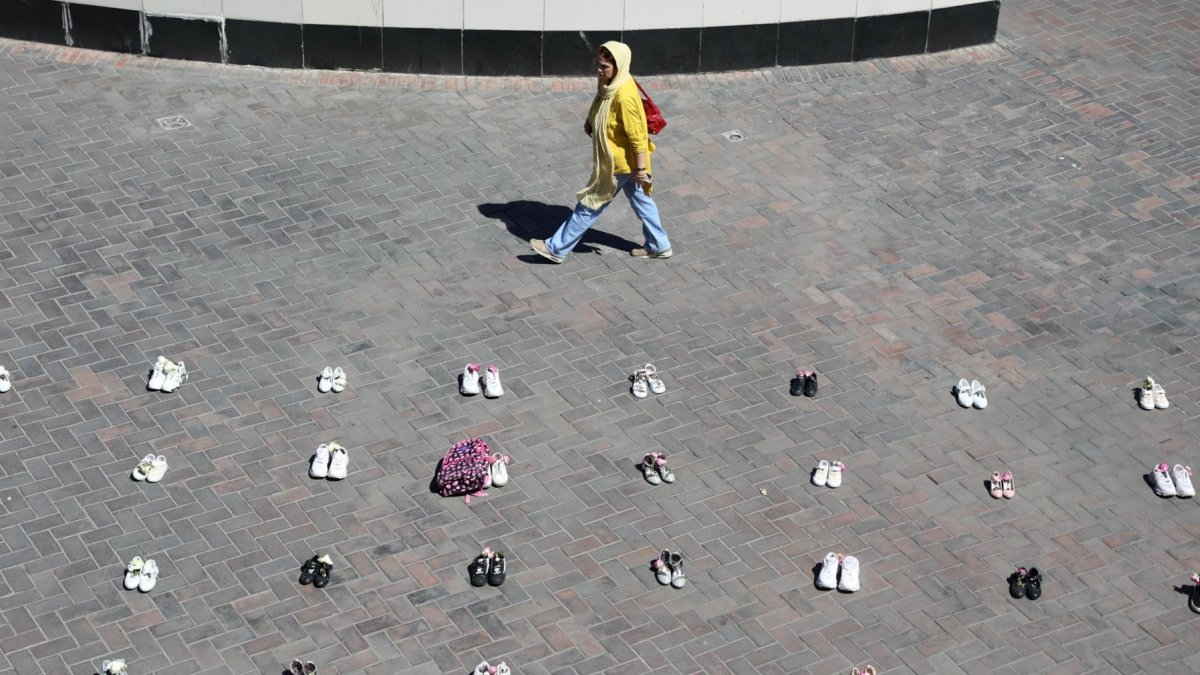 Un homenaje en Teherán a las niñas muertas en la escuela de Minab por un bombardeo estadounidense.