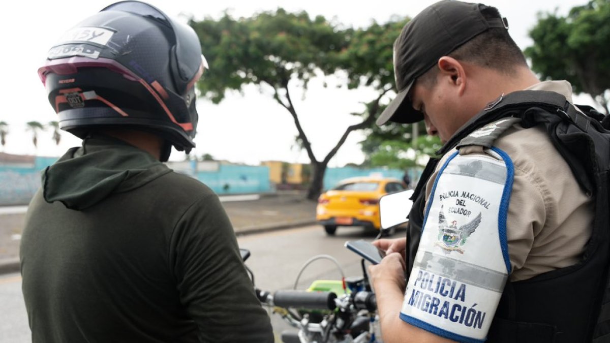John Reimberg dispuso operativos de migración en el norte de Guayaquil.