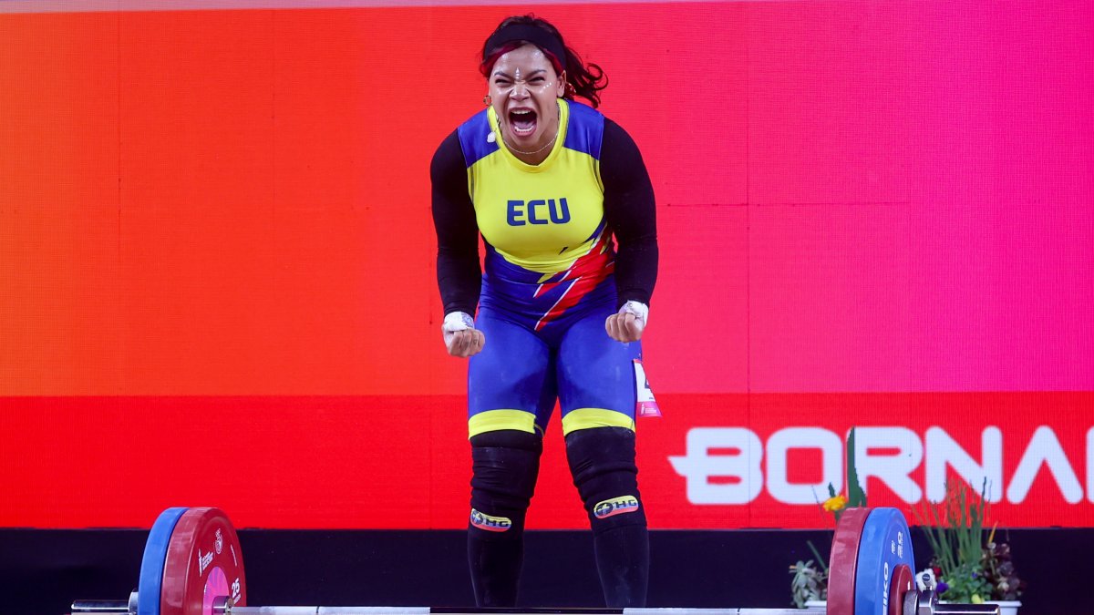 Angie Palacios celebró eufórica la medalla de plata en Santa Fe que marca su regreso, al igual que su hermana, a las competencias del ciclo olímpico.