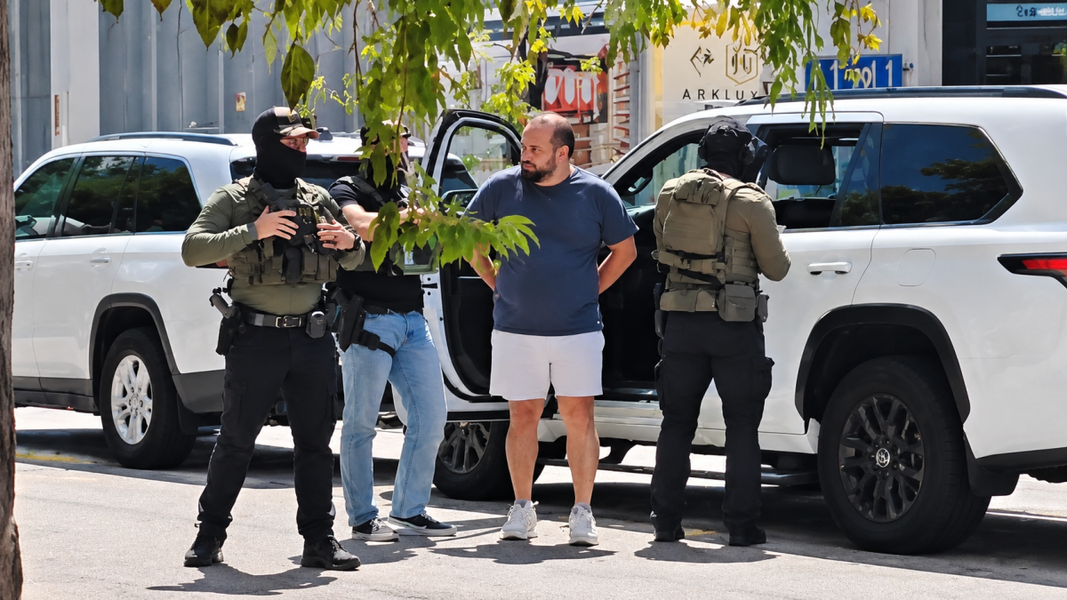 Xavier Jordán fue detenido por agentes del ICE el 16 de septiembre de 2026 en Doral, Florida.