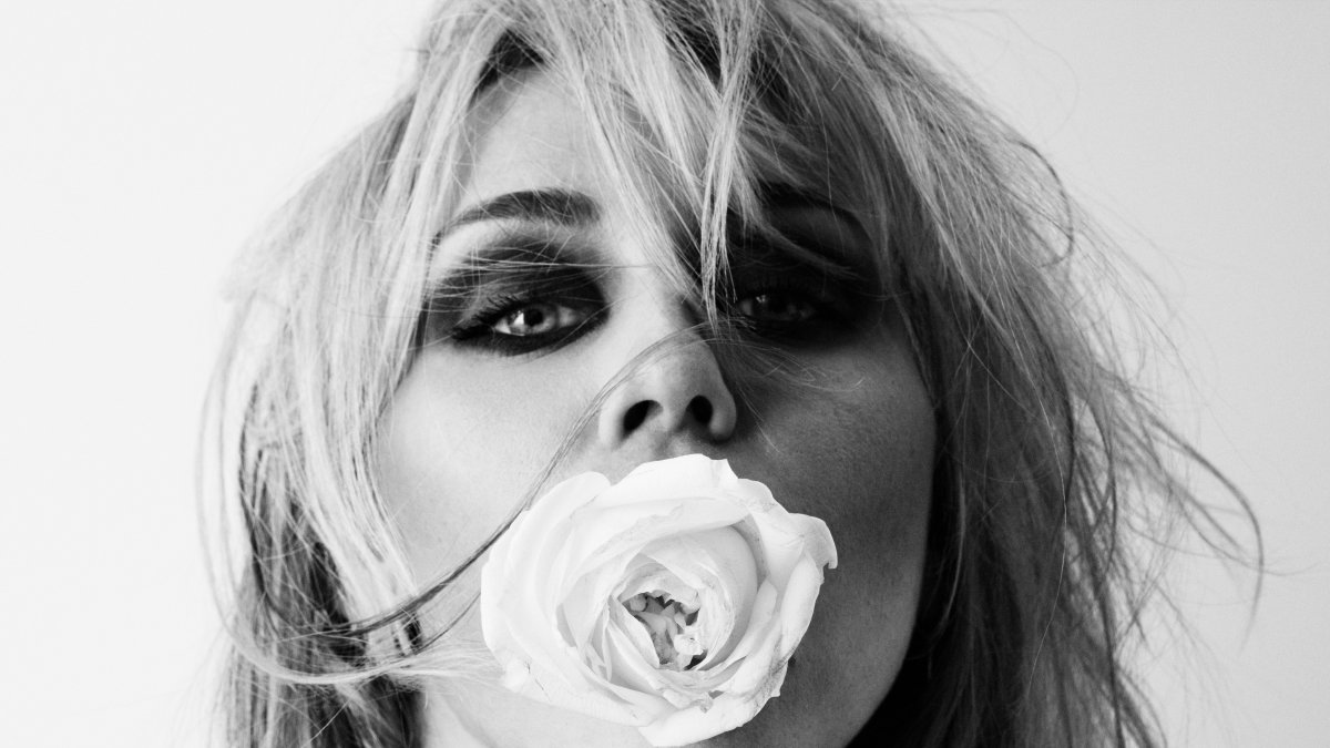 Portada del nuevo álbum de Miley Cyrus que estará disponible a partir del 18 de septiembre.