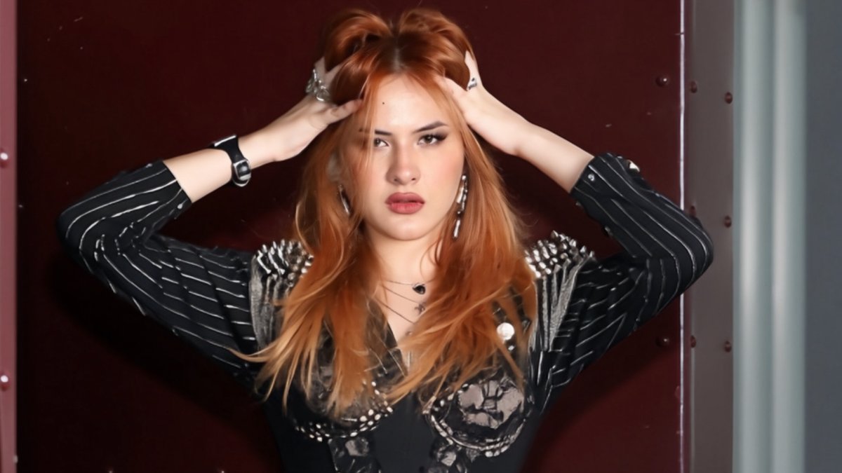 Su nuevo color de cabello es parte del cambio que también se refleja en su estilo.