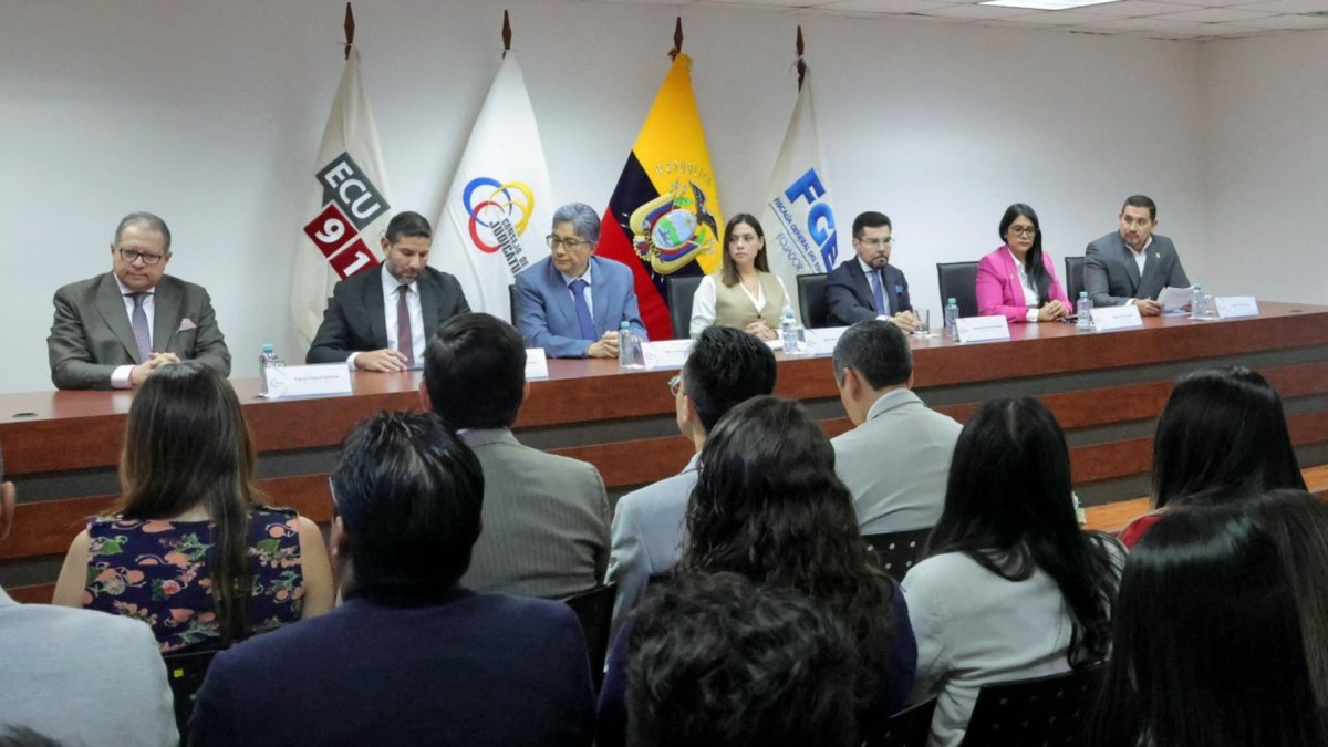 En la firma de convenio participaron la presidenta del Consejo de la Judicatura, Mercedes Caicedo Aldaz; el fiscal general del Estado (e), Leonardo Alarcón Argudo; y el director general del ECU 911, Juan Paladines