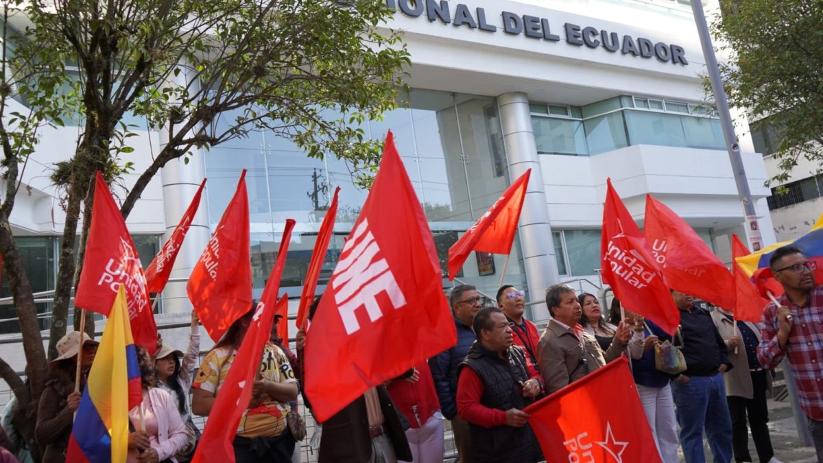 La UNE exige una respuesta integral para proteger a los estudiantes.