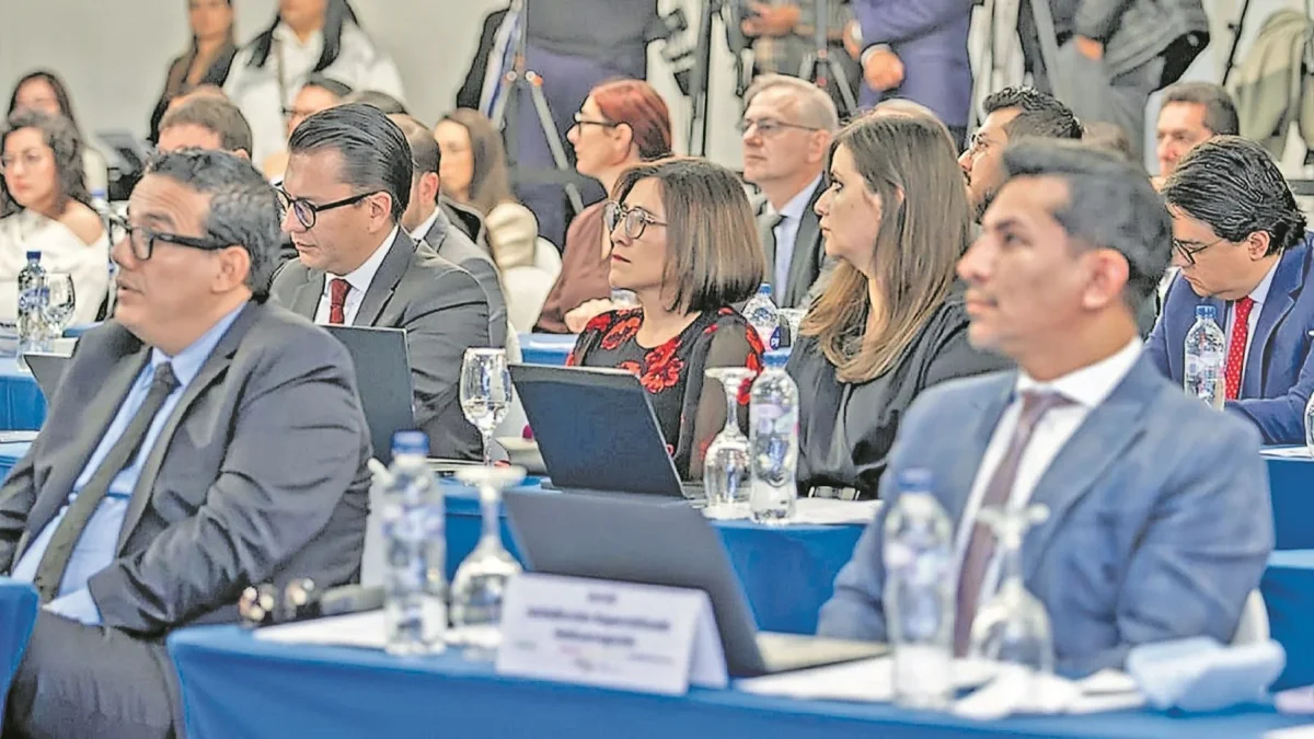 Varios jueces anticorrupción, entre estos Silvana Velasco, en un curso sobre lavado de activos, en 2025.