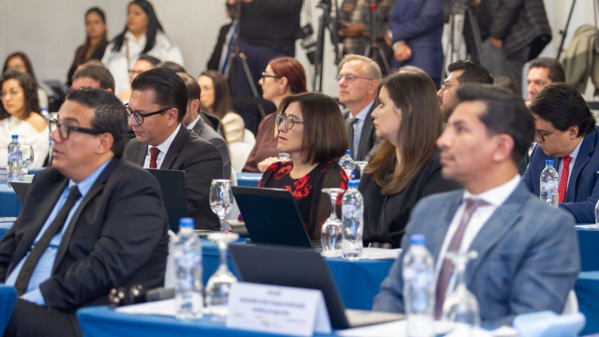 Varios jueces anticorrupción, entre estos Silvana Velasco, en un curso sobre lavado de activos, en 2025.Cortesía