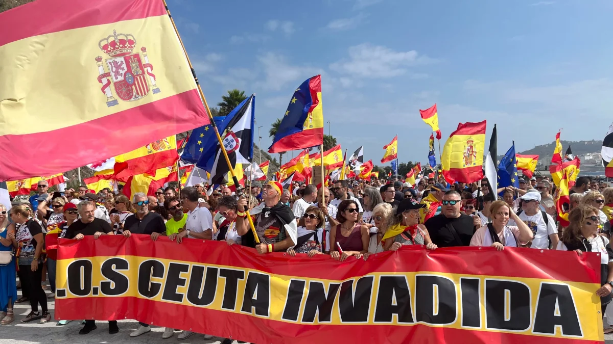 La llegada de miles de migrantes desde Marruecos ha causado una importante crisis migratoria en Ceuta.