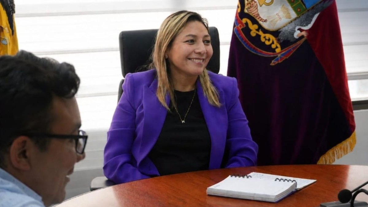 La prefecta subrogante de Chimborazo, Mónica Loza Torres.