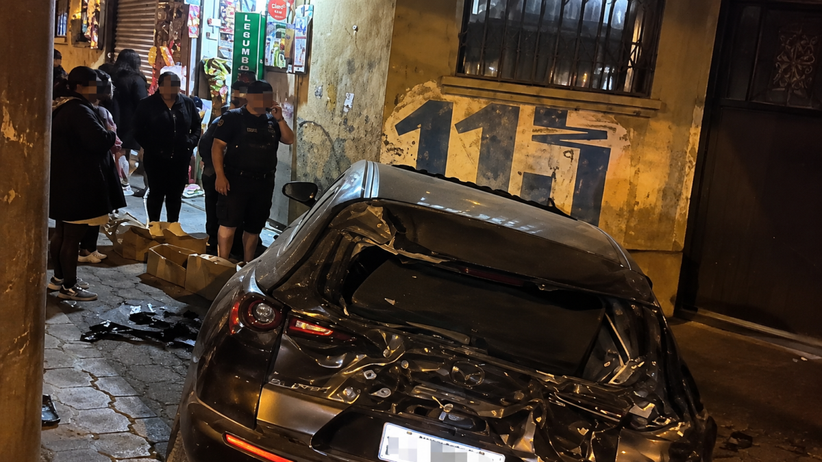 El siniestro de tránsito ocurrió en La Comuna, Quito, donde cuatro vehículos estuvieron involucrados y una persona falleció durante el impacto.