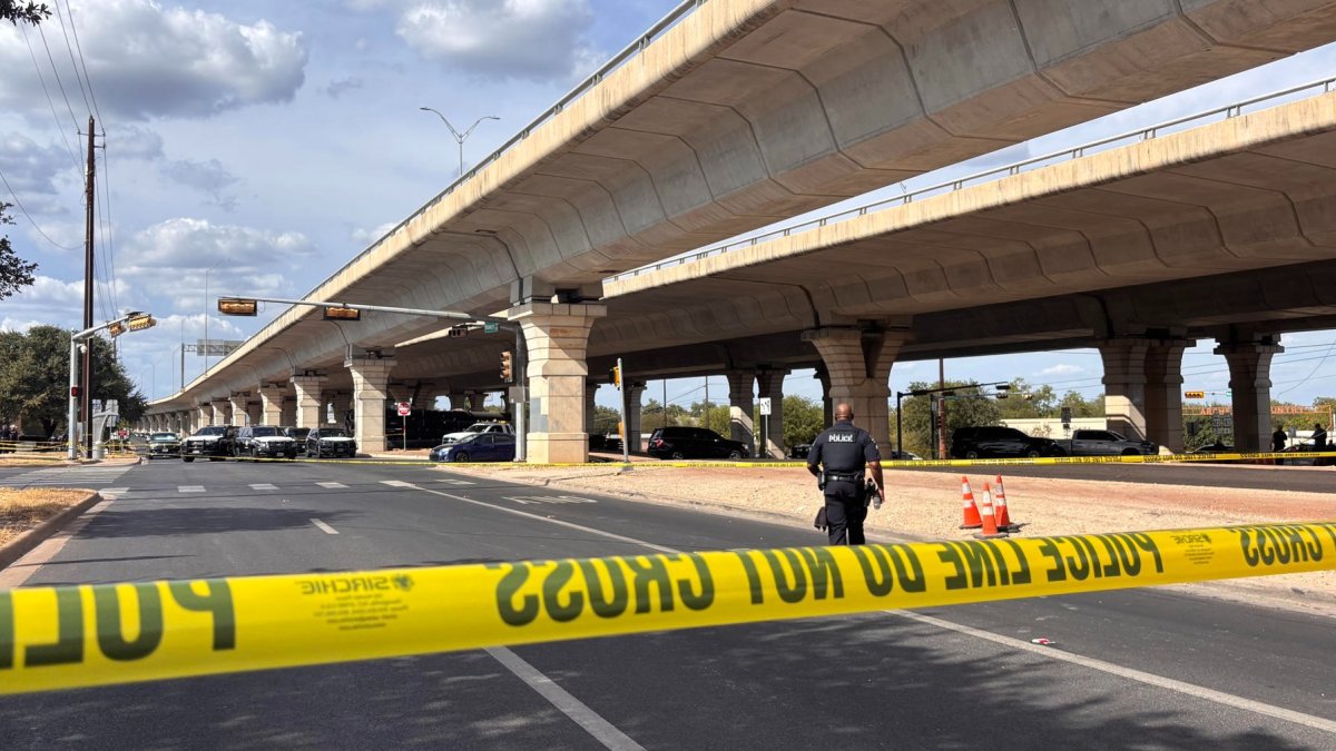El vehículo en el que se encontraba Wilber Rafael Garcés cuando recibió impactos de bala por la espalda en Texas.