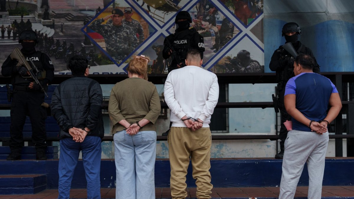 La Policía Nacional, en coordinación con la Fiscalía General del Estado, ejecutó 11 allanamientos y detuvo a ocho personas en Guayaquil, Quito y Morona Santiago.