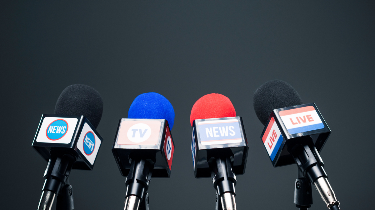 Las entrevistas a funcionarios públicos y las preguntas de los medios forman parte del debate sobre transparencia y rendición de cuentas en Ecuador.