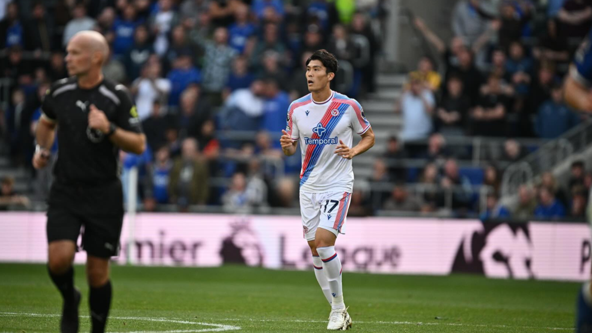 Takehiro Tomiyasu, defensor japonés que no estará ante Ecuador.