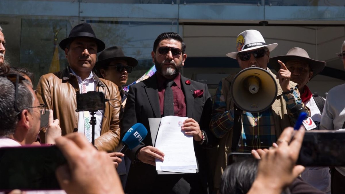 Leonidas Iza y Washington Andrade acudieron a la Corte Constitucional para presentar una Acción Extraordinaria de Protección.