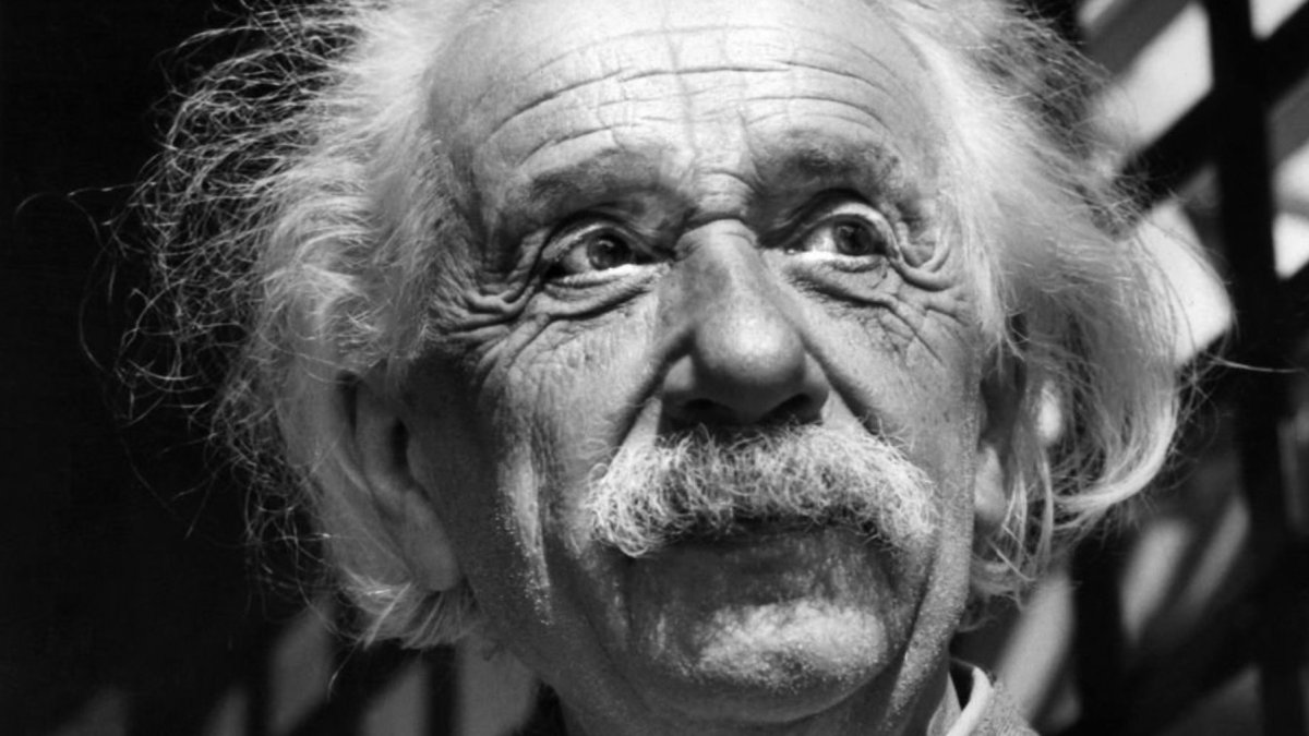 Pasteur, Newton, Curie o Einstein nos hicieron ver lo micro y lo macro del universo, estudios que hoy se realizan a una velocidad que antes fue impensable gracias a Lovelace, Turing o Von Neumann.