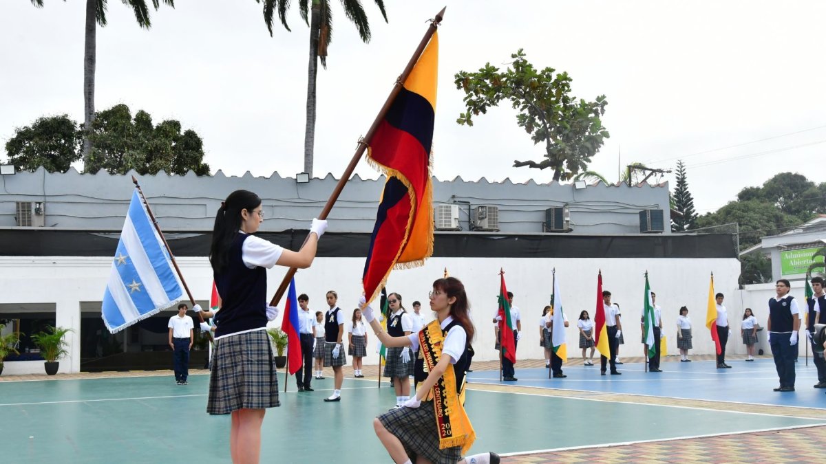 Juramento a la Bandera en Ecuador no es feriado; estudiantes tendrán actividades según cada plantel.