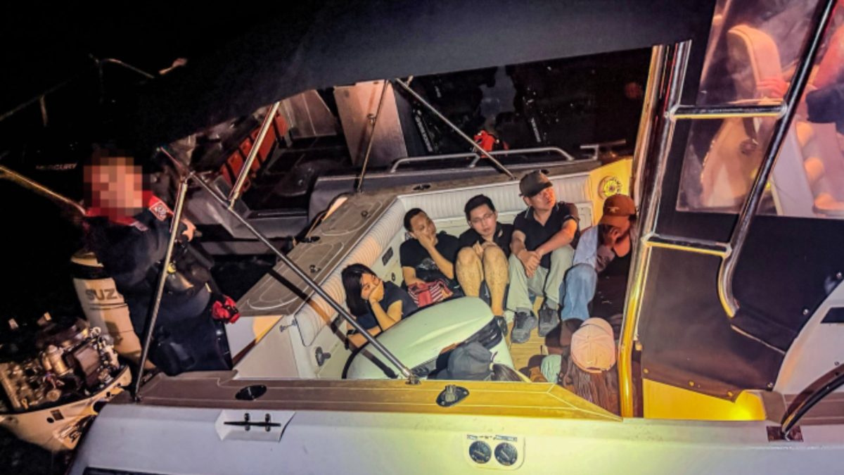 Migrantes fueron interceptados por las autoridades marítimas durante una operación cerca de las costas de Florida.