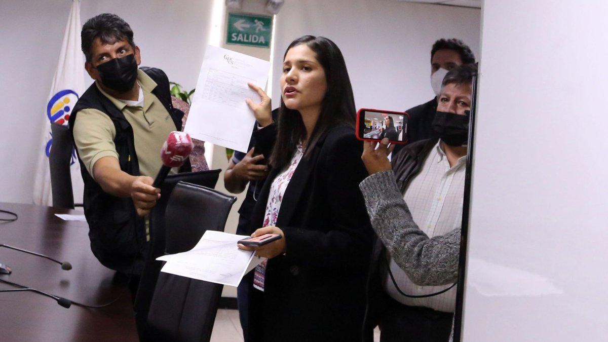 Sofía Almeida fue descalificada como candidata al CPCCS por un fallo del Tribunal Contencioso Electoral.