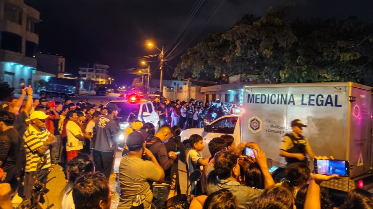 En el barrio La Crucita en la ciudad de Santa Elena dos personas fueron asesinadas cuando viajaban en un taxi
