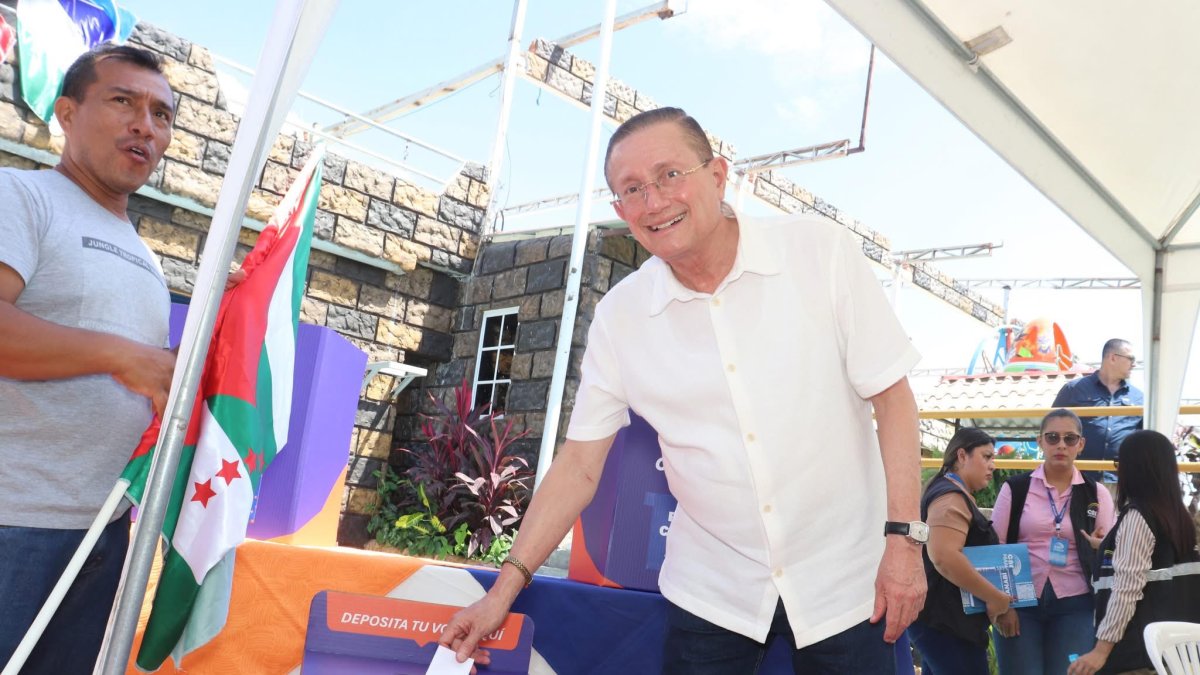 Agustín Casanova, ex alcalde de Portoviejo, es uno de los nombres que aparecerá en la papeleta de la Prefectura de Manabí