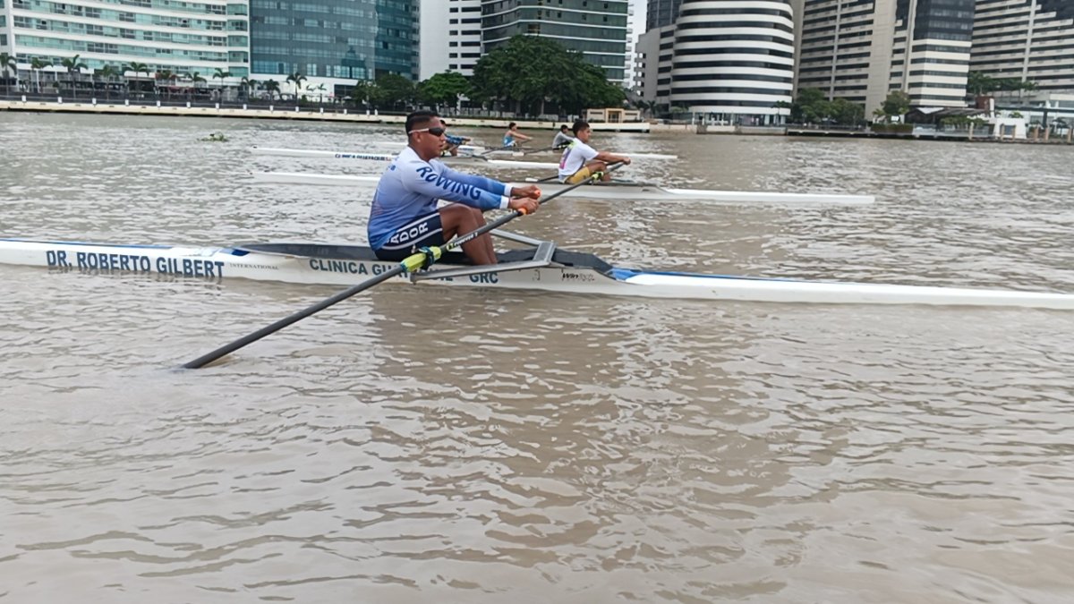 Carlos deGonzabay Posorja, Paulo Salavarría, Luis Morejón y Walter Mora en acción.