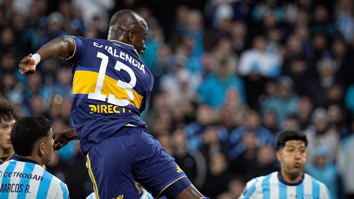 Enner Valencia anota un triplete en Boca Juniors.