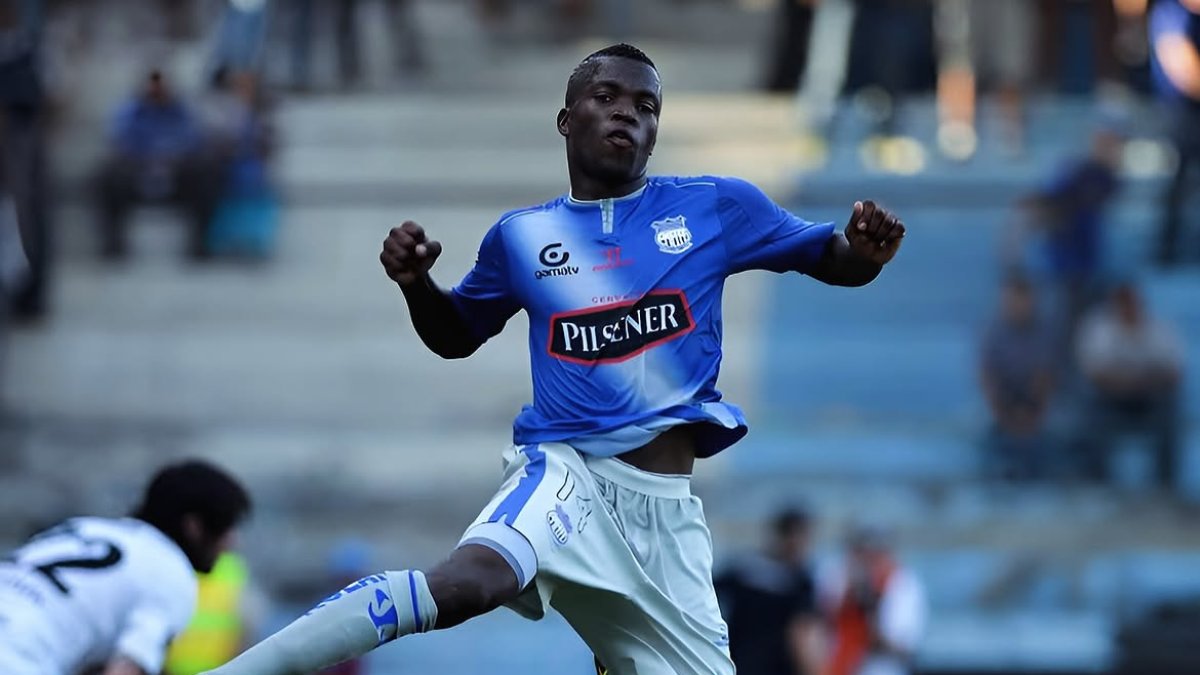 Enner Valencia tuvo su primer triplete de su carrera jugando con Emelec.