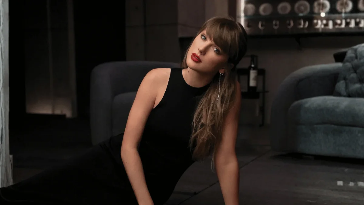 Taylor Swift hizo historia en los MTV Video Music Awards (VMA) al convertirse en la artista más galardonada en la historia de estos premios.
